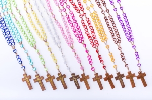 Hearts acrylic rosary on cord
